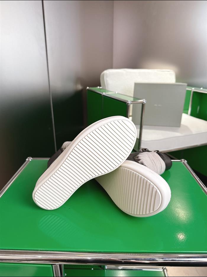 20251128172516230 330